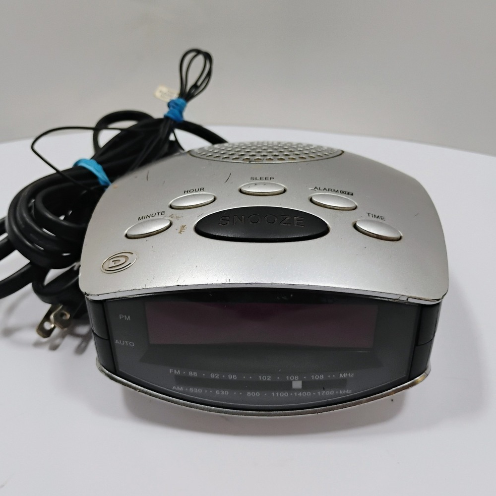 Durabrand AM/FM Alarm Clock Radio Model CR-502 — Silver & Black w/ Red Display